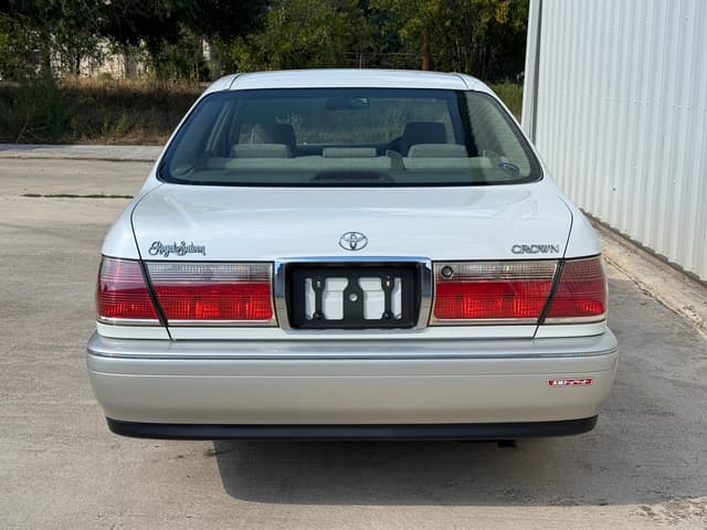 1999 Toyota Crown JDM car for sale — photo 8 of 21