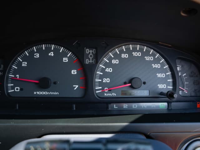 1998 Toyota Hilux Surf JDM car for sale — photo 13 of 15