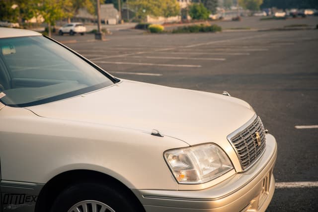 2001 Toyota Crown JDM car for sale — photo 12 of 25