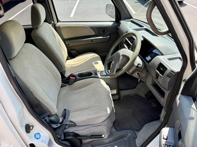 1999 Mitsubishi Town Box JDM car for sale — photo 13 of 18