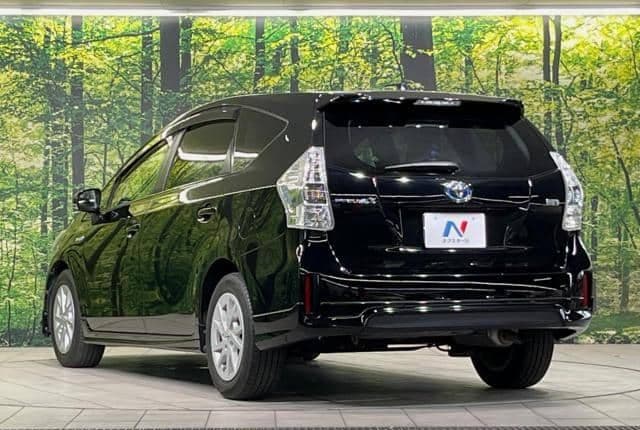 2011 Toyota Prius JDM car for sale — photo 11 of 25