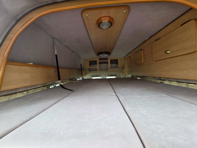 1999 Toyota Grand Hiace JDM car for sale — photo 21 of 25