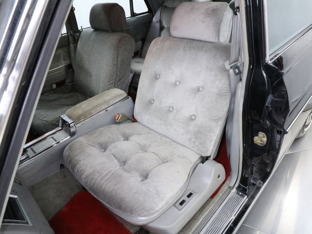 1988 Nissan President JDM car for sale — photo 15 of 25