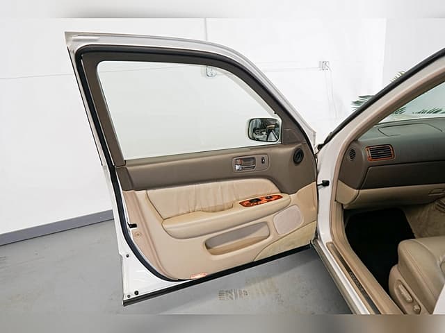 1997 Toyota Celsior JDM car for sale — photo 19 of 25