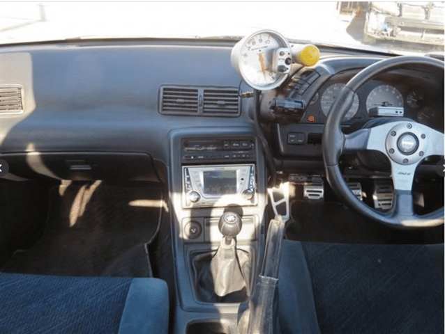 1992 Nissan Skyline JDM car for sale — photo 2 of 25