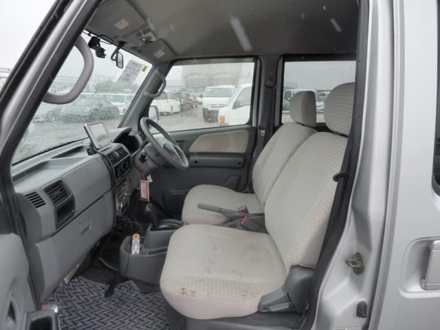 2002 Mitsubishi Town Box JDM car for sale — photo 23 of 25