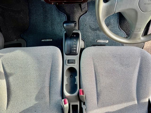 2000 Mitsubishi Town Box JDM car for sale — photo 22 of 25