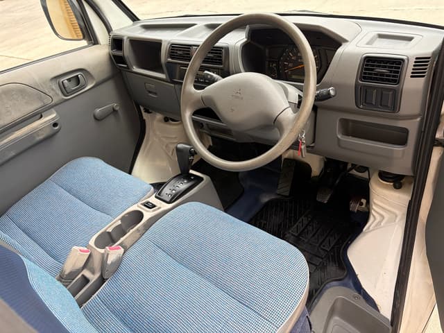 1999 Mitsubishi Minicab JDM car for sale — photo 12 of 18