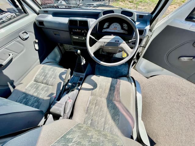 1994 Mitsubishi Minicab JDM car for sale — photo 17 of 25