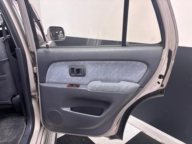 1997 Toyota Hilux Surf JDM car for sale — photo 20 of 25