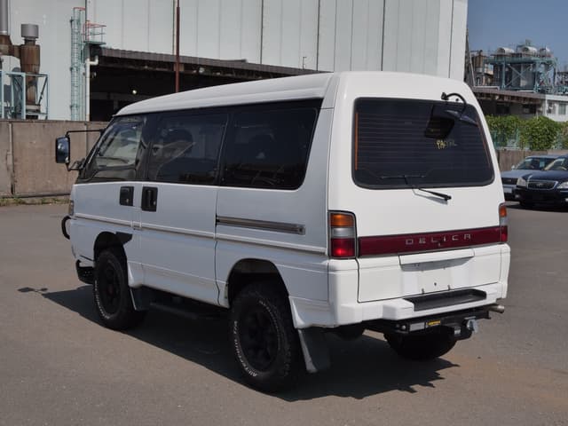 1994 Mitsubishi Delica JDM car for sale — photo 7 of 24