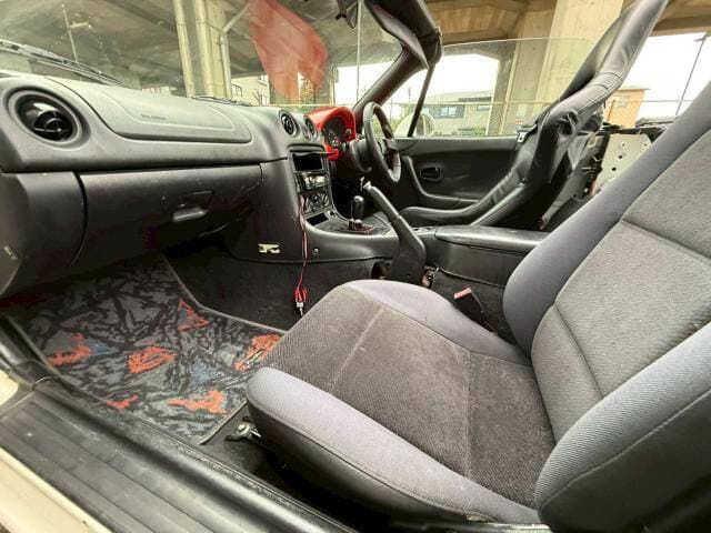 1998 Mazda Roadster (Eunos Roadster / MX-5) JDM car for sale — photo 6 of 9