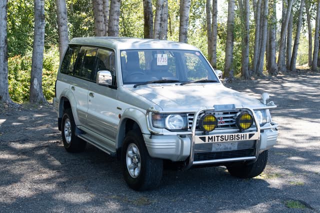 1994 Mitsubishi Pajero JDM car for sale — photo 3 of 15