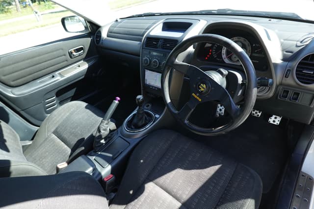 2001 Toyota Altezza JDM car for sale — photo 12 of 16