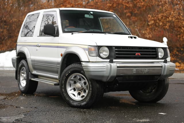 1996 Mitsubishi Pajero JDM car for sale — photo 5 of 25