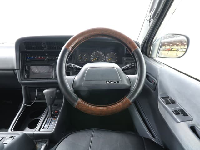 1994 Toyota HiAce JDM car for sale — photo 10 of 25