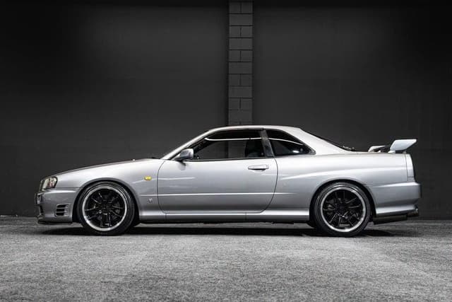 1998 Nissan Skyline JDM car for sale — photo 2 of 13