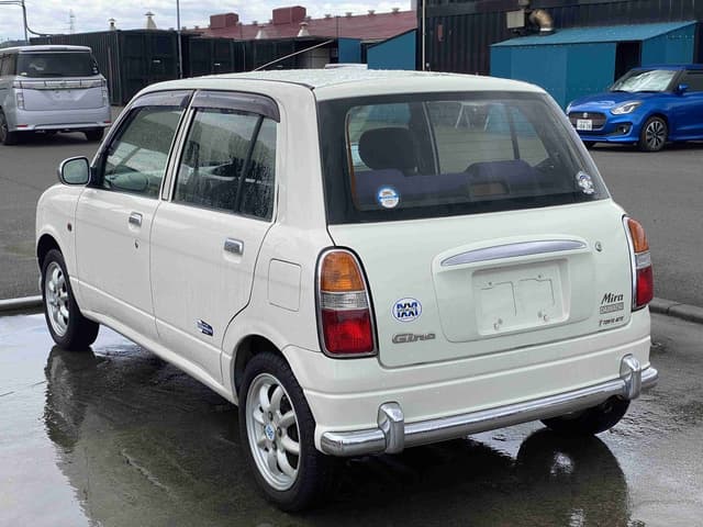 2001 Daihatsu Mira JDM car for sale — photo 2 of 3