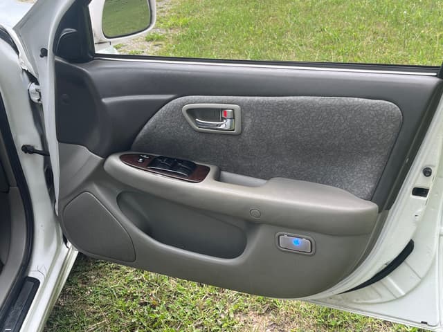 1999 Toyota Mark II JDM car for sale — photo 12 of 17