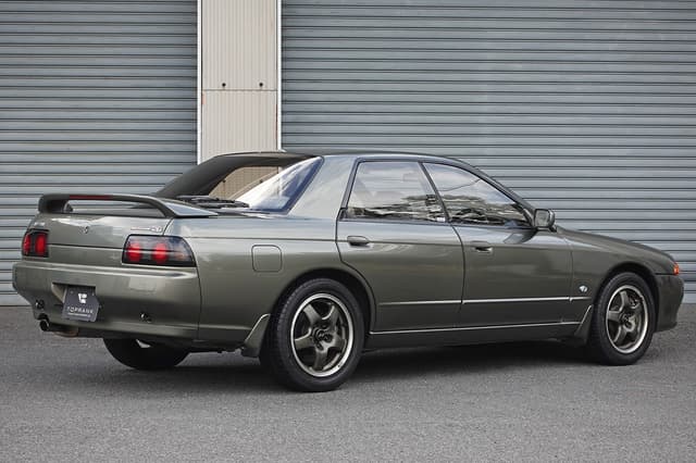 1992 Nissan Skyline JDM car for sale — photo 4 of 25