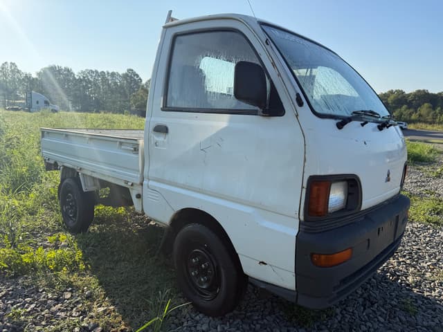 1998 Mitsubishi Minicab JDM car for sale — photo 2 of 9