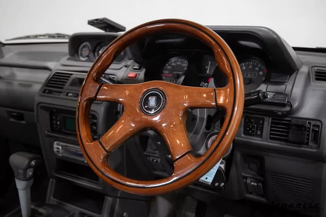 1995 Mitsubishi Pajero JDM car for sale — photo 13 of 25