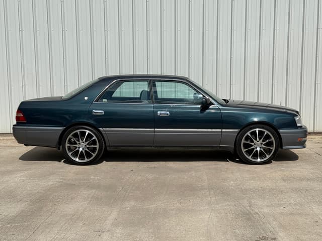 1995 Toyota Crown JDM car for sale — photo 2 of 20