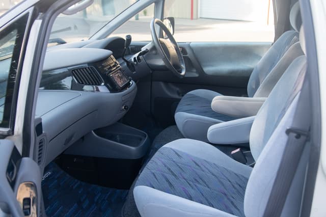 1998 Toyota Estima JDM car for sale — photo 11 of 15