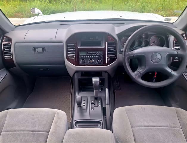 2001 Mitsubishi Pajero JDM car for sale — photo 2 of 5