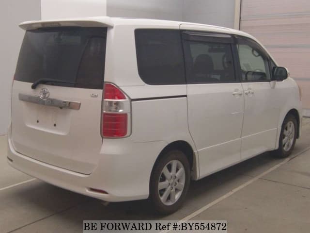 2009 Toyota Noah JDM car for sale — photo 2 of 2
