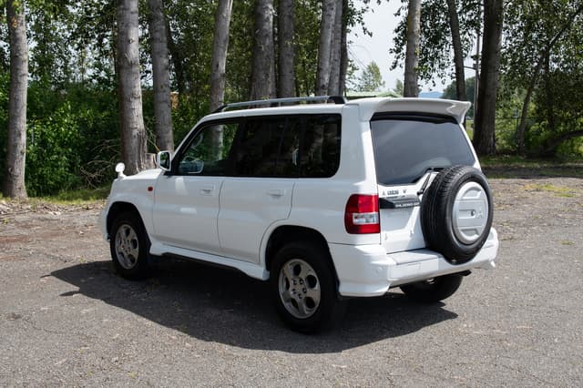 2000 Mitsubishi Pajero JDM car for sale — photo 4 of 10