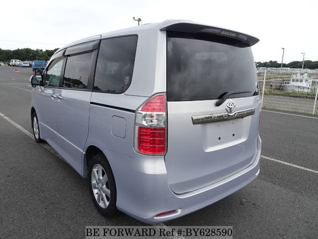 2009 Toyota Noah JDM car for sale — photo 3 of 25