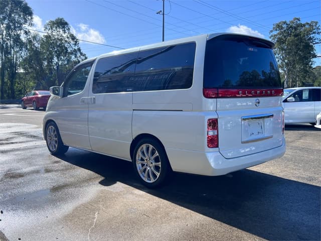 2006 Nissan Elgrand JDM car for sale — photo 8 of 16