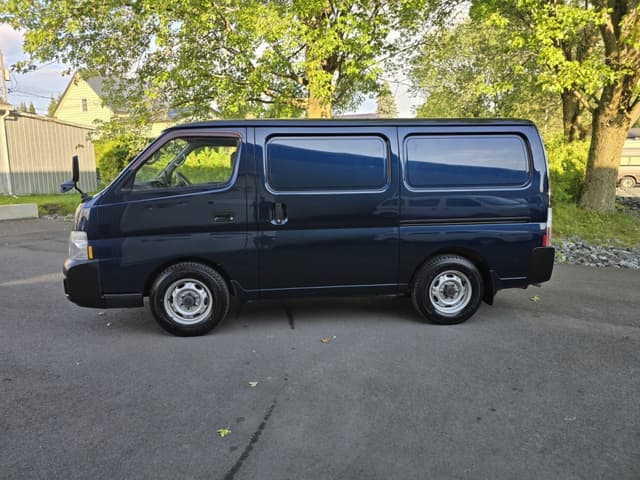 2001 Nissan Caravan JDM car for sale — photo 3 of 25
