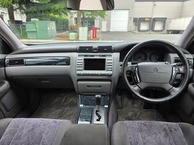 2000 Toyota Crown JDM car for sale — photo 4 of 13