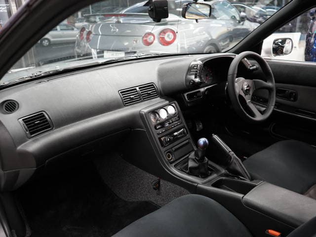 1993 Nissan Skyline JDM car for sale — photo 15 of 25