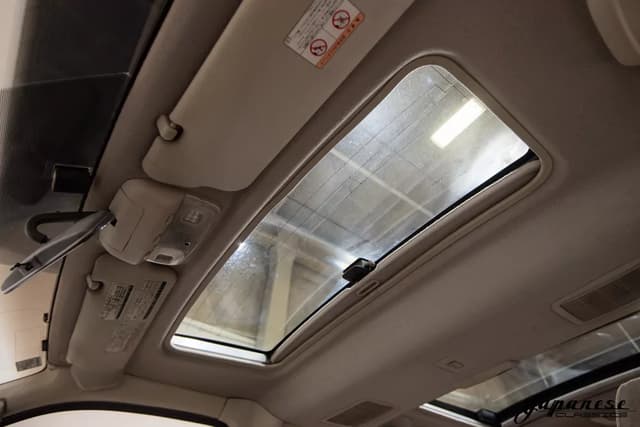 1999 Toyota Grand Hiace JDM car for sale — photo 15 of 25
