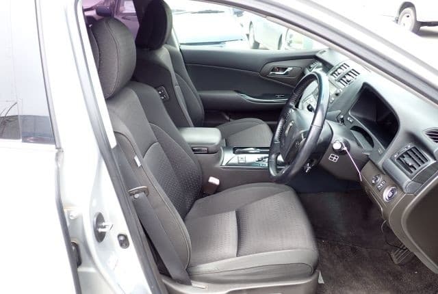 2008 Toyota Crown JDM car for sale — photo 16 of 25