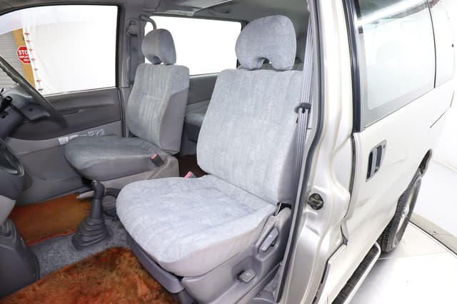 2000 Mitsubishi Delica JDM car for sale — photo 18 of 25
