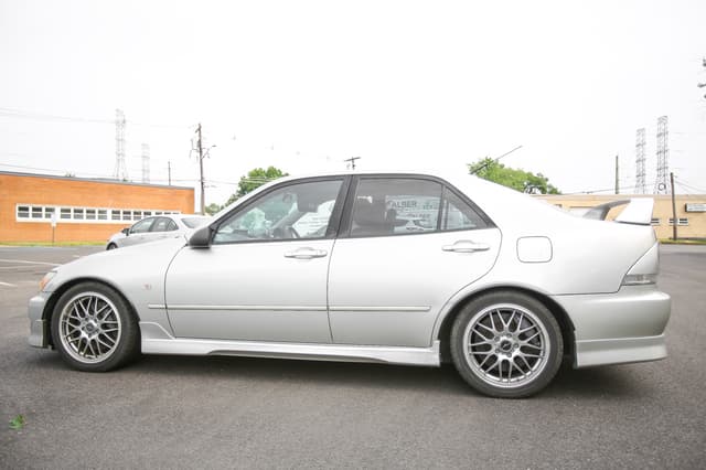 1998 Toyota Altezza JDM car for sale — photo 21 of 25
