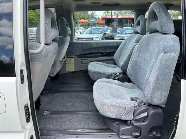 2001 Mitsubishi Delica JDM car for sale — photo 14 of 17
