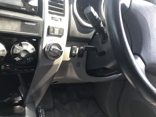2007 Toyota Hilux Surf JDM car for sale — photo 18 of 21