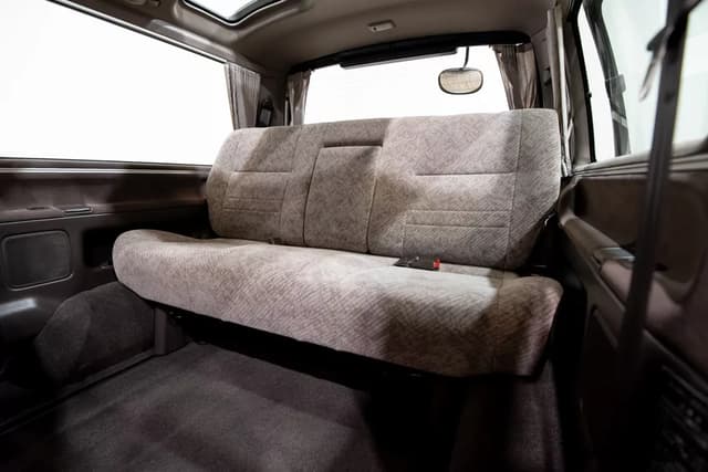 1996 Toyota HiAce JDM car for sale — photo 18 of 25