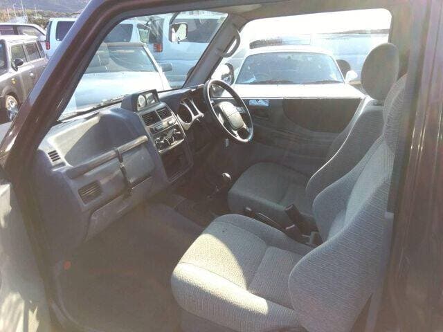 1996 Mitsubishi Pajero JDM car for sale — photo 4 of 8