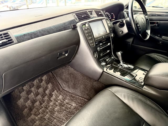 2007 Toyota Crown JDM car for sale — photo 5 of 5