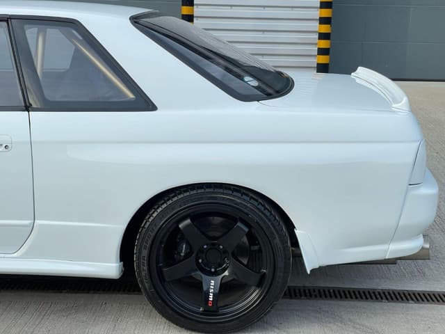 1991 Nissan Skyline JDM car for sale — photo 14 of 25