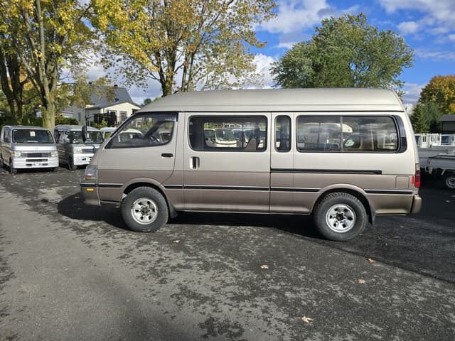 1996 Toyota HiAce JDM car for sale — photo 8 of 25