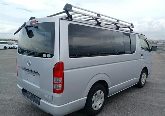2012 Toyota HiAce JDM car for sale — photo 4 of 9