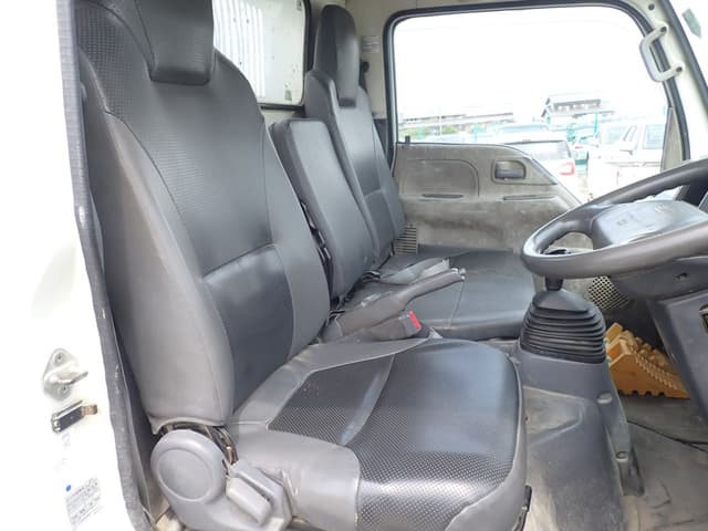 2011 Isuzu Elf JDM car for sale — photo 21 of 25