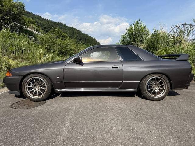 1992 Nissan Skyline JDM car for sale — photo 8 of 19